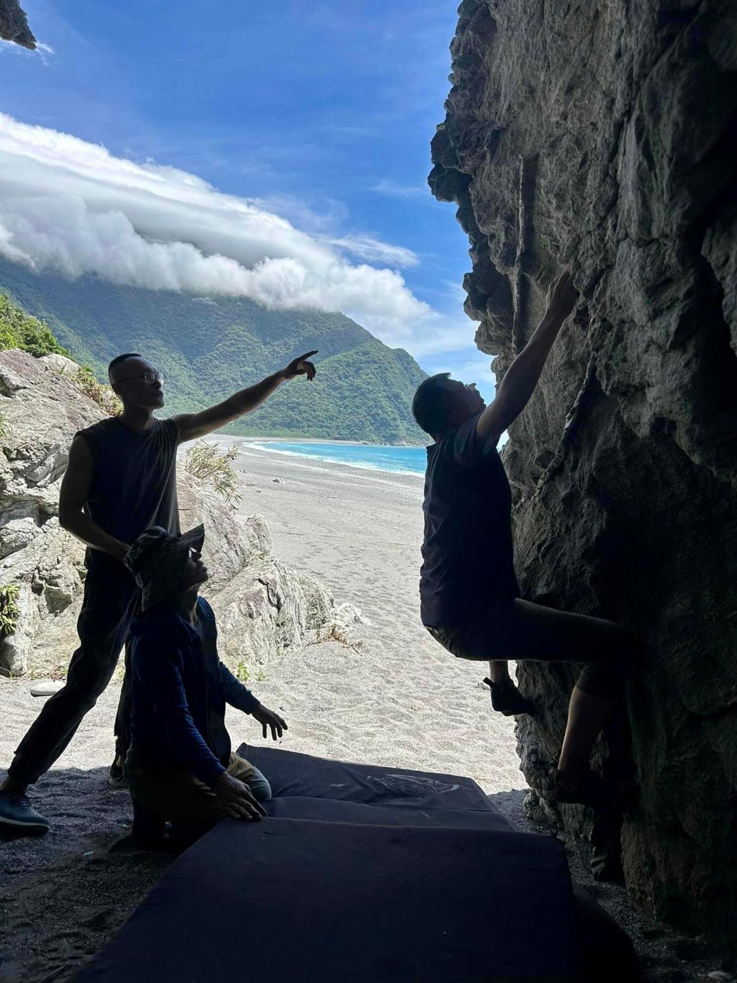 Heyyo Hostel Kota Hualien Bagian luar foto