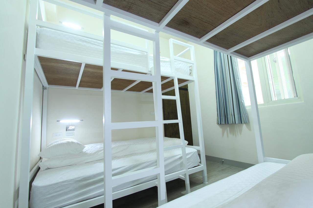 Heyyo Hostel Kota Hualien Bagian luar foto