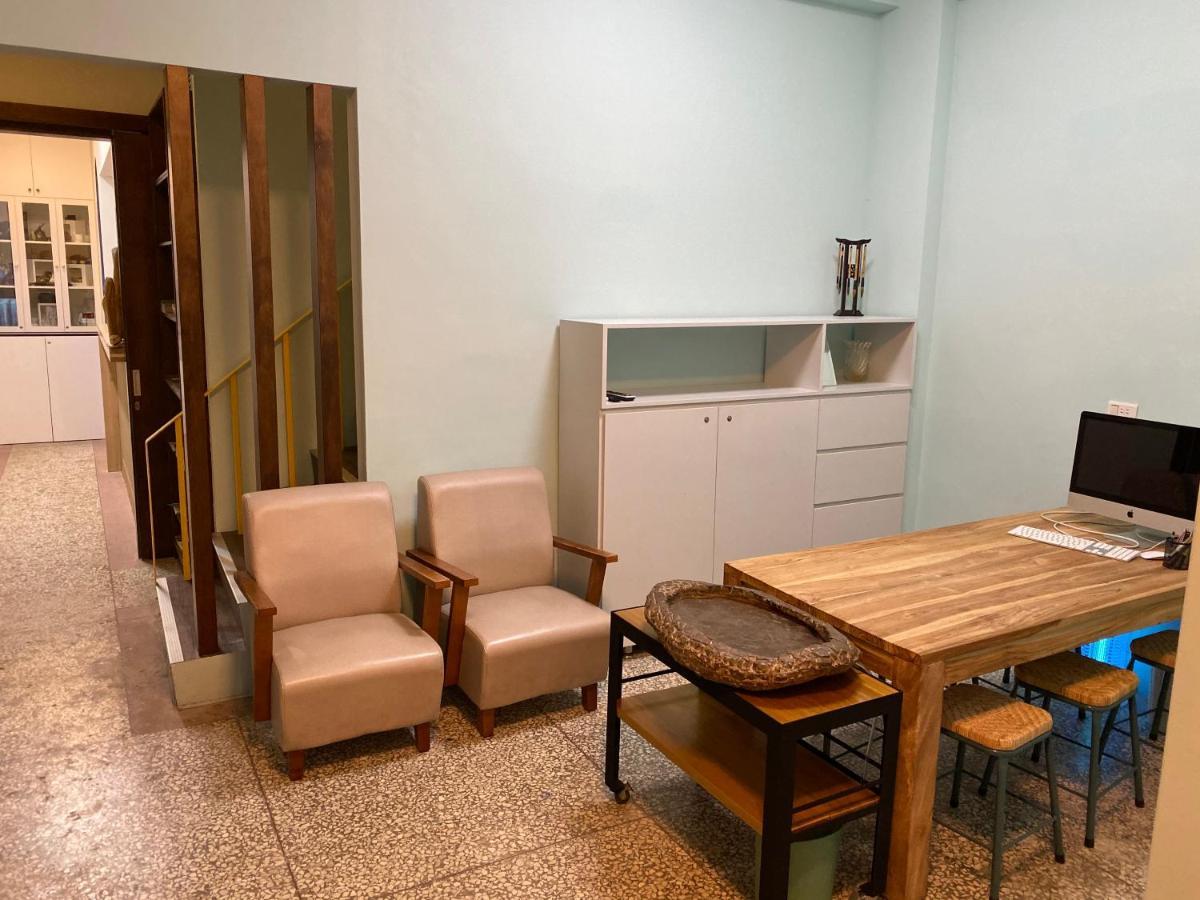 Heyyo Hostel Kota Hualien Bagian luar foto